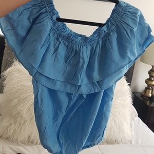 Super cute off shoulder top